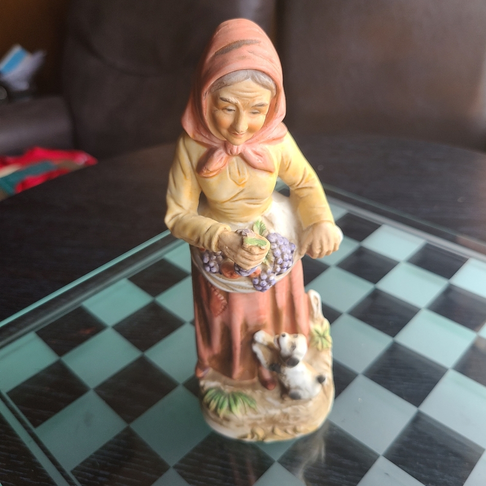 Home Interior Homco 8" Lady with Dog and Grapes in Apron Figurine #1417